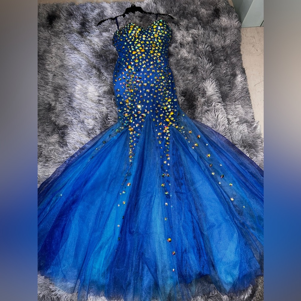 Beautiful Mori Lee dress, size 2, royal blue